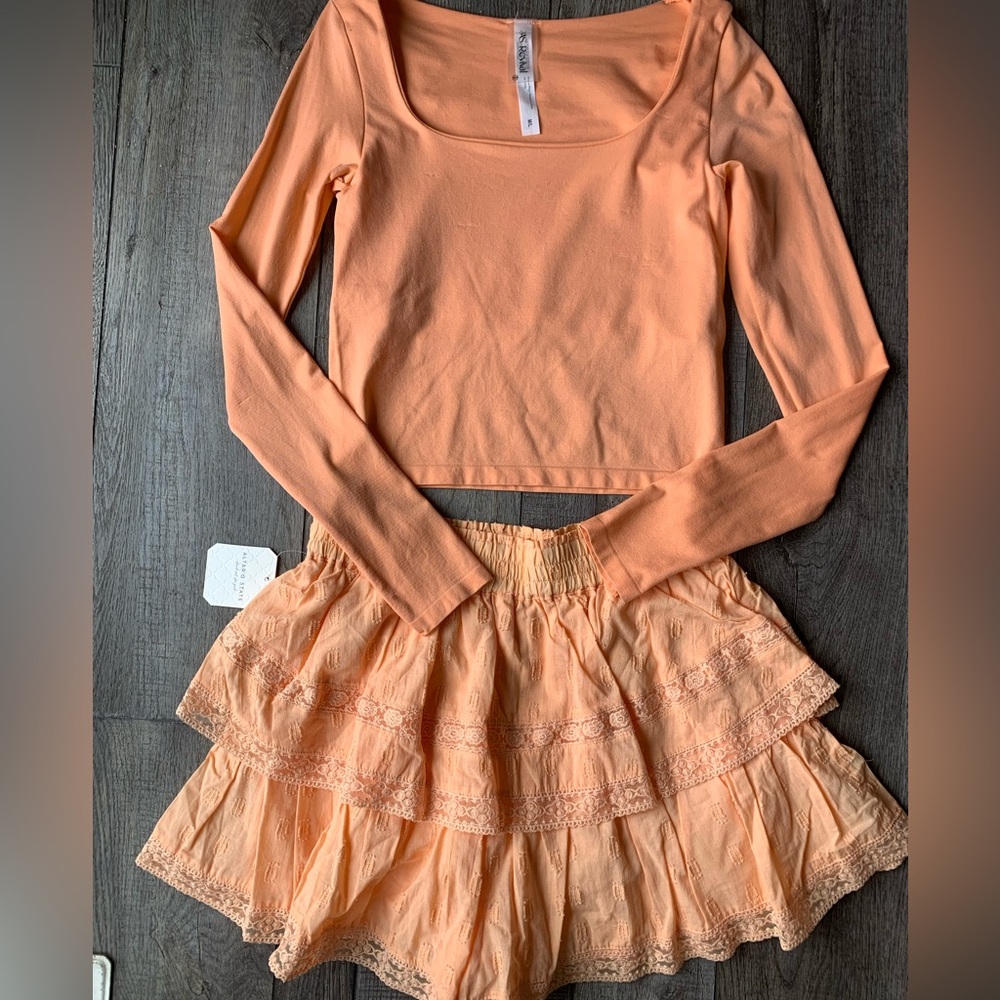 Nwt Altar'd State Peach Tiered Ruffle Skort set